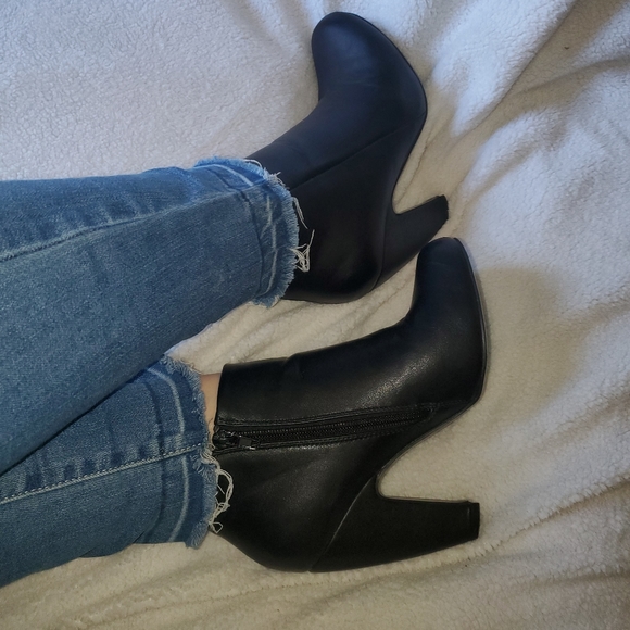 Black Bamboo Booties - Picture 7 of 7